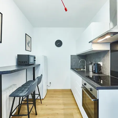 Be-4d - Joli 3 Pieces Equipe Pour 1-4 Pers Au 4eme Etage Au Centre De Lejlighed